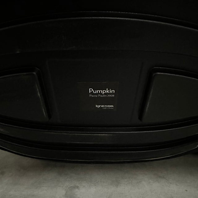 Textile Pumpkin Two-Seater Sofa and Pouf by Pierre Paulin for Ligne Roset, 2008, Set of 2 For Sale - Image 7 of 16