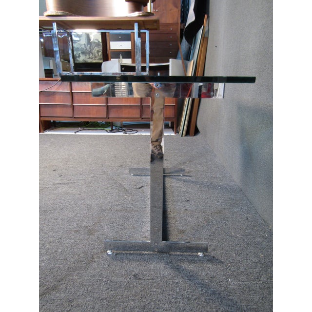 Mid-Century Modern Mid 20th Century Glass and Chrome Side Table in the Style of Milo Baughman For Sale - Image 3 of 11