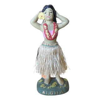 Mid 20th Century Post War Ceramic "Aloha" Hawaiian Dancing Hula Girl W/ Lei & Grass Skirt For Sale