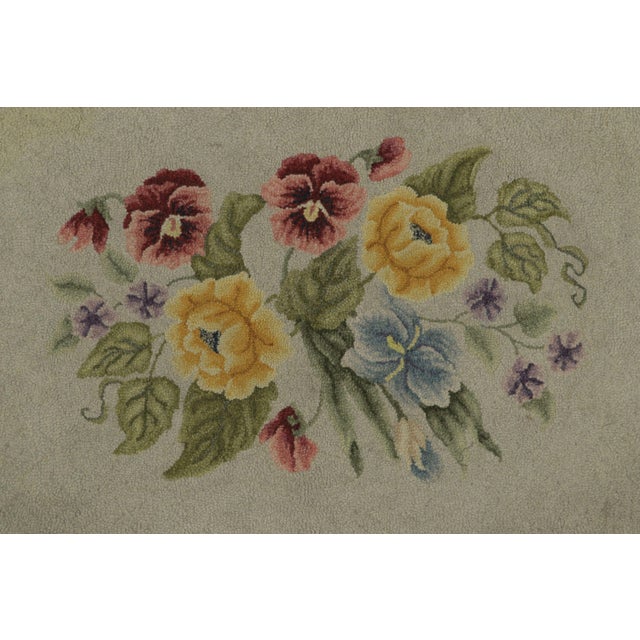 1920s Antique Hooked Gift-Size Rug With Floral Bouquet & Foliate Border - Rug & Kilim For Sale - Image 5 of 7