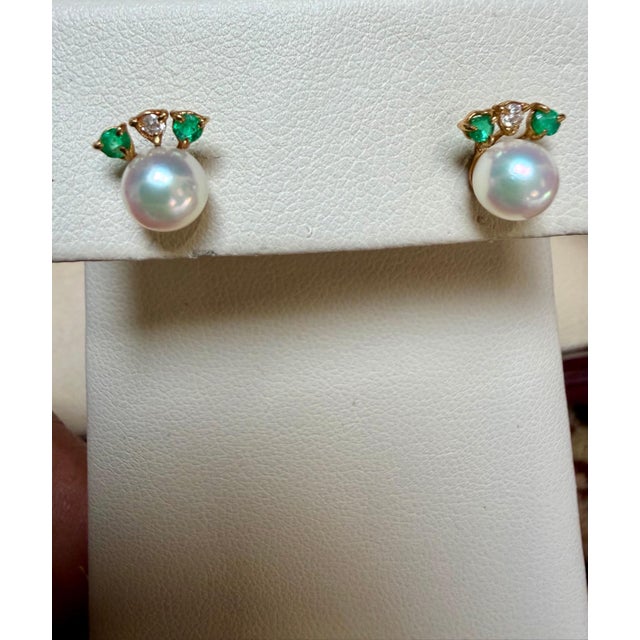6 MM White Akoya Aaa Pearl Stud Earrings 14 K Yellow Gold + Diamond + Emerald For Sale In New York - Image 6 of 8