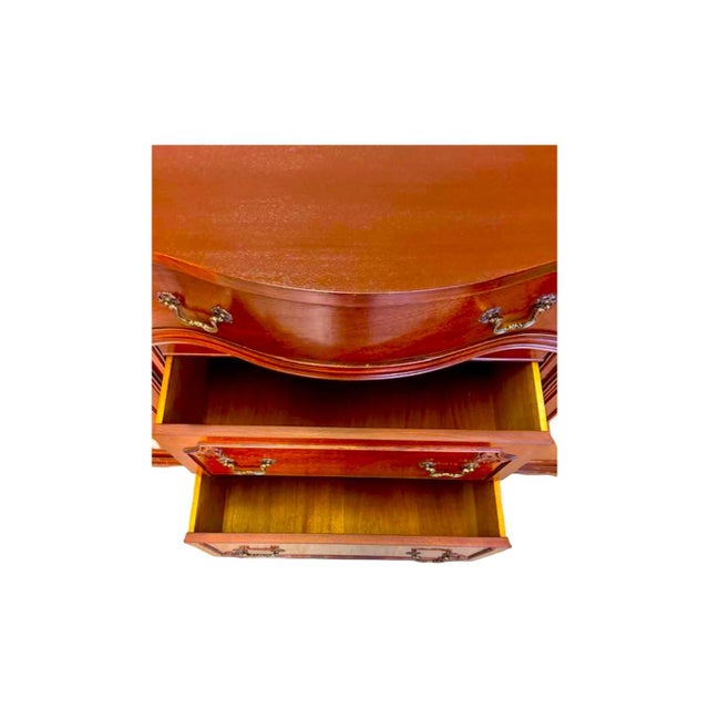 Vintage c.1950's Duncan Phyfe "Style" Red Mahogany Buffet / Sideboard For Sale - Image 11 of 15