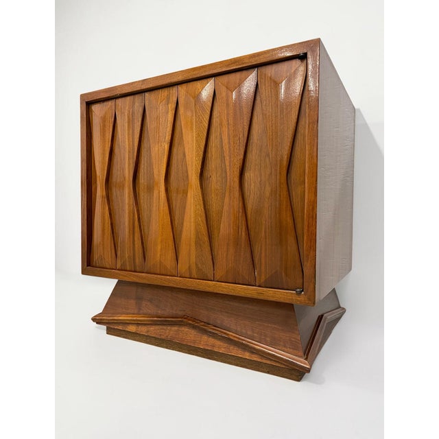 Brown Pair of 1960s Mid-Century Modern Walnut Geometric Nightstands For Sale - Image 8 of 16