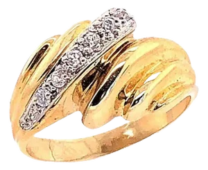 14 Karat Yellow and White Gold Fashion Ring With Round Diamonds