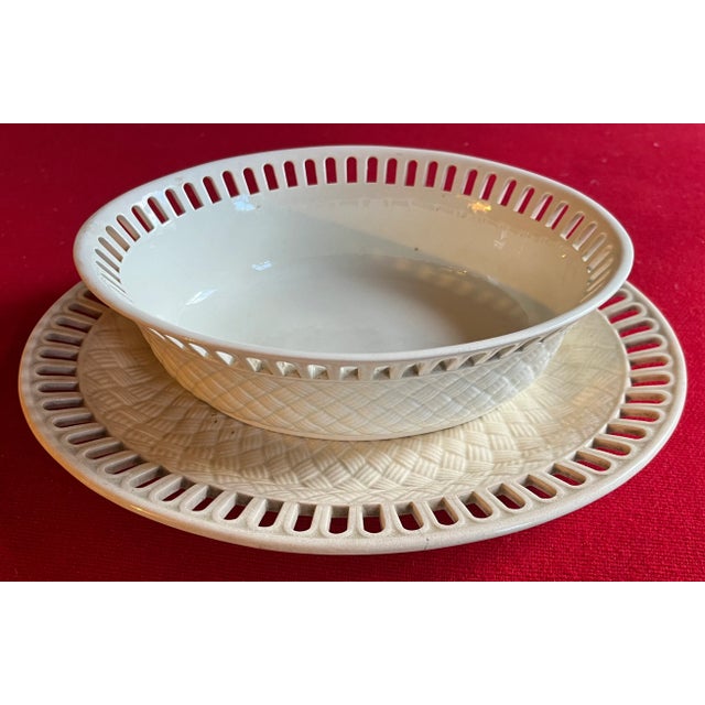Cream Antique 19th Century Wedgwood Creamware Chestnut Basket & Platter For Sale - Image 8 of 8