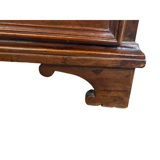 18th Century Italian Walnut Chest of Drawers / Commode With Inlay For Sale - Image 11 of 12