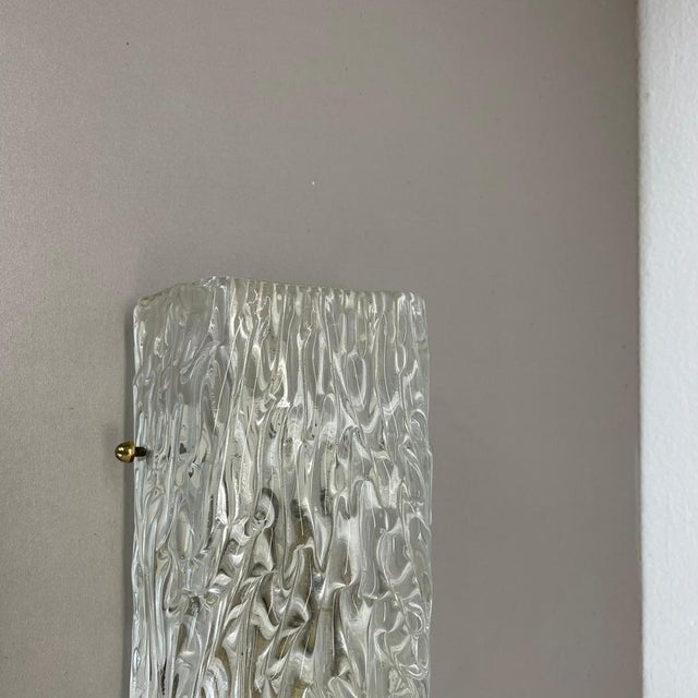 Kalmar Hollywood Regency Cubic Ice Glass Wall Light from Kalmar Leuchten, 1960s For Sale - Image 4 of 18