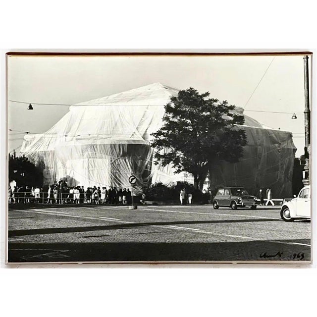 Christo and Jeanne-Claude, Vintage Signed SIlver Gelatin Photograph Christo Wrapped Kunsthalle Cugini Photo, 1968 For Sale In Miami - Image 6 of 12