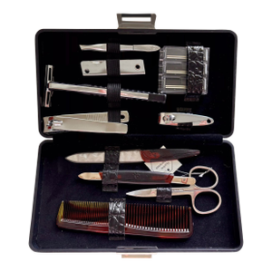 1990s Rostfreier Stahl Gentlemen’s Grooming Tools Kit - Manicure Set & Black Embossed Leather Travel Case / Stainless Steel, Germany