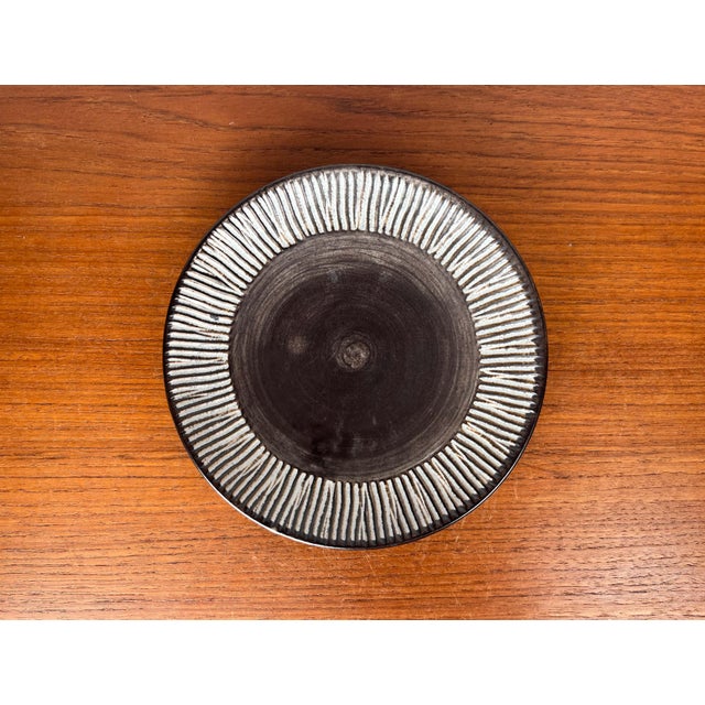 Mid-Century Modern Danish Studio Pottery Minimalist Plates and Bowl from Einar Helleroe, 1960s, Set of 3 For Sale - Image 11 of 18