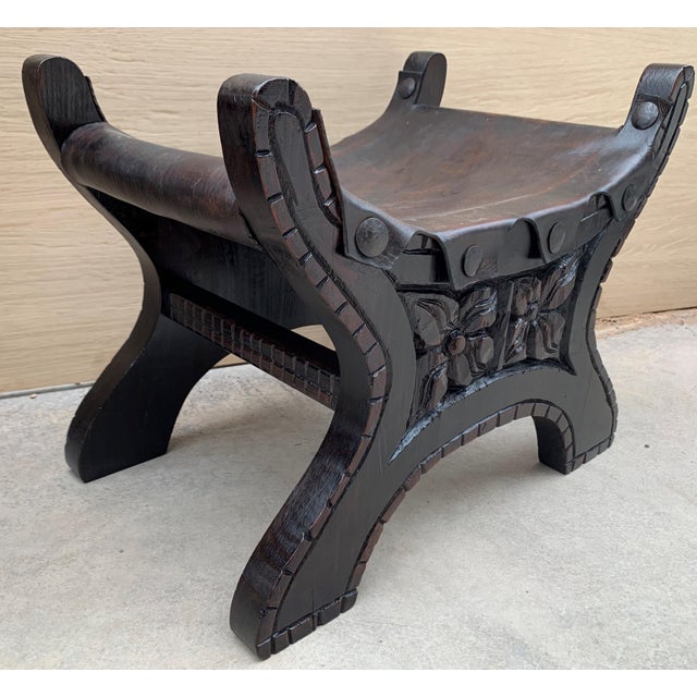20th Century Pair of Carved Walnut Spanish Savonarola with Foot Rest For Sale - Image 9 of 18