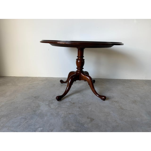 Vintage Queen Anne Style Mahogany Round Pedestal Occasional / Dining Table For Sale In Miami - Image 6 of 18