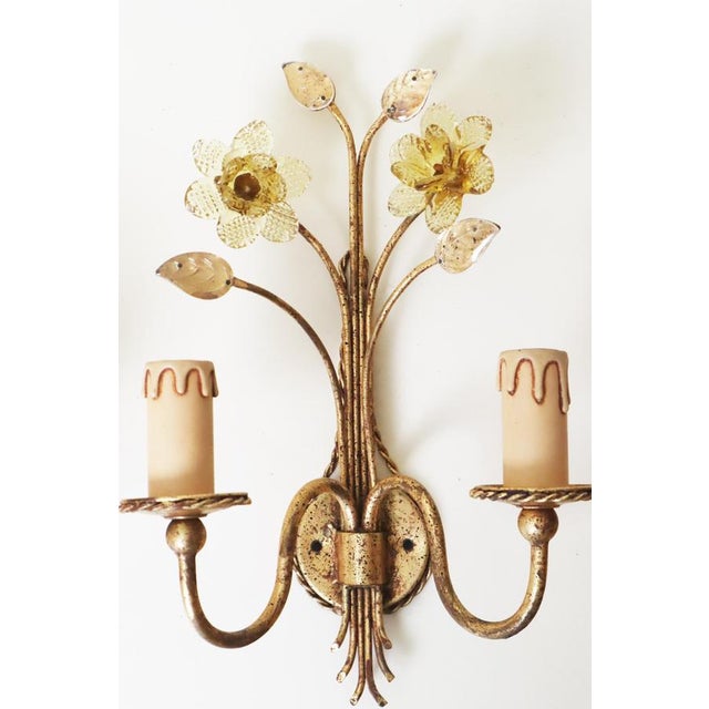 Metal Golden Wall Lamps with Daffodil Flowers Made of Murano Glass, 1960s, Set of 2 For Sale - Image 7 of 12