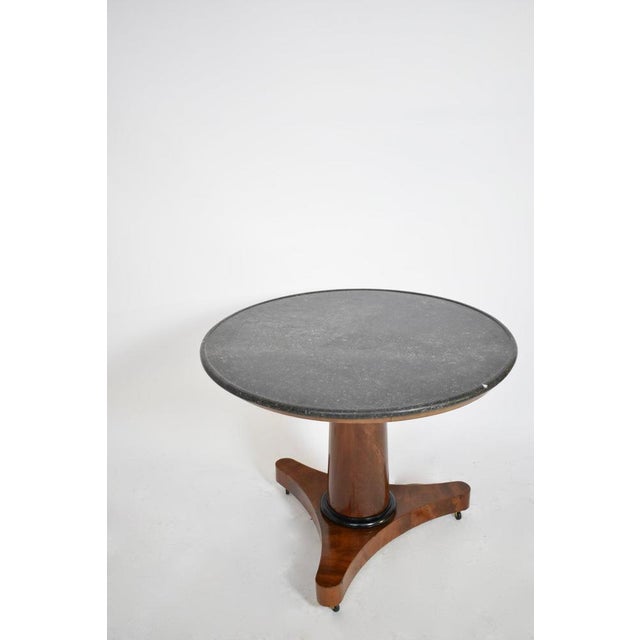 Traditional Empire Round Mahogany Pedestal Table, 19th Century For Sale - Image 3 of 5