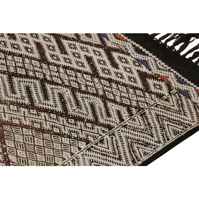 Vintage Zayane Moroccan Kilim and Runner Rug, in Berber Style, From Rug & Kilim For Sale In New York - Image 6 of 7
