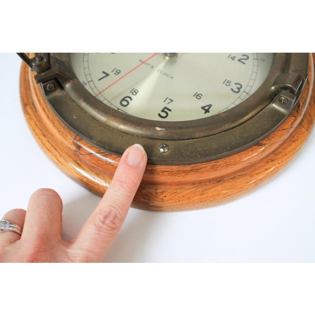 Vintage Brass and Wood Quartz Porthole Ship’s Clock For Sale In Milwaukee - Image 6 of 9