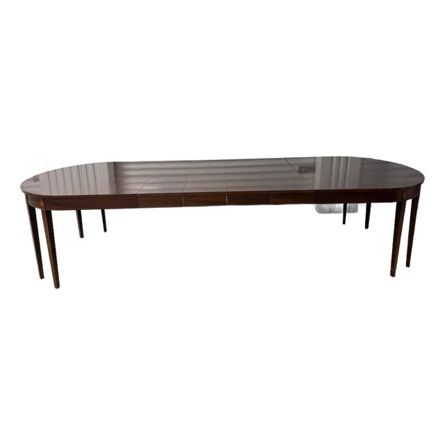 Federal Style Mahogany Dining Table by Kindel, 20th Century. Includes 4 Leaves For Sale