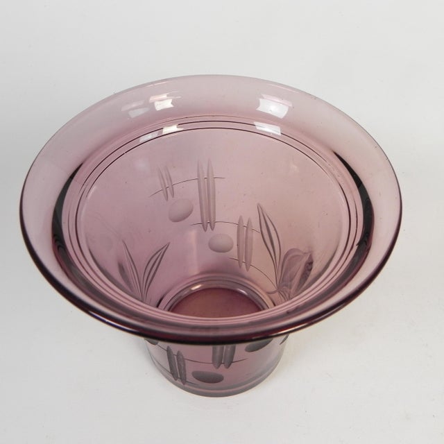 1930s Art Deco Vase with Engraved Geometric and Floral Motifs, 1930s For Sale - Image 5 of 12