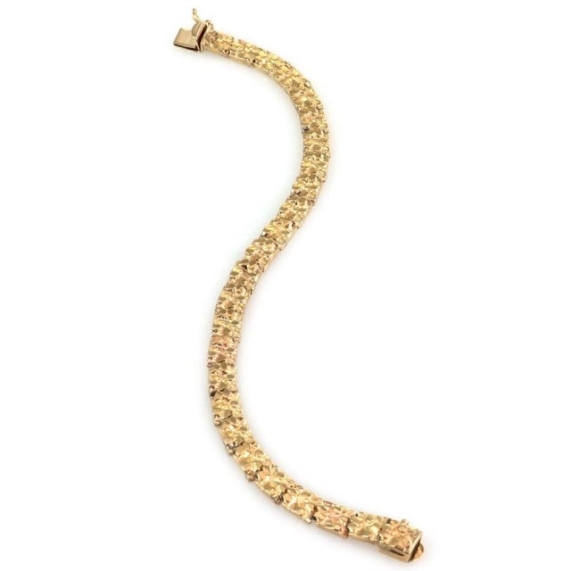 Mid 20th Century Nugget Rectangular 14k Yellow Gold Link Bracelet 8" For Sale - Image 4 of 7
