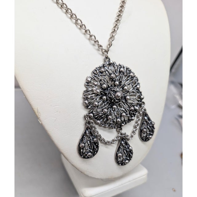 Vintage Signed Napier Silvertone Brutalist Pendant Necklace For Sale - Image 9 of 9