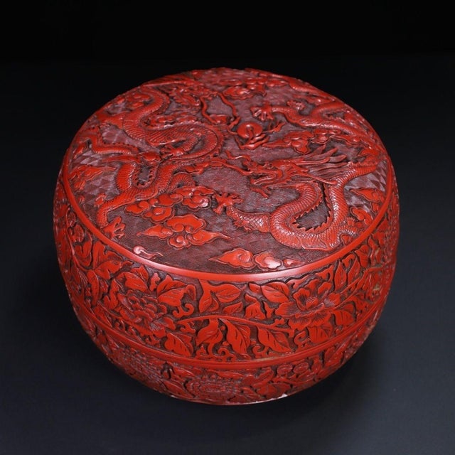 Late 20th Century Late 20th Century Large Carved Cinnabar Lacquer Box With Dragon and Floral Motifs For Sale - Image 5 of 10