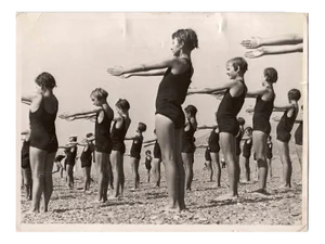 Unknown, Swimmer Girls, Vintage B/W Photo, 1930s