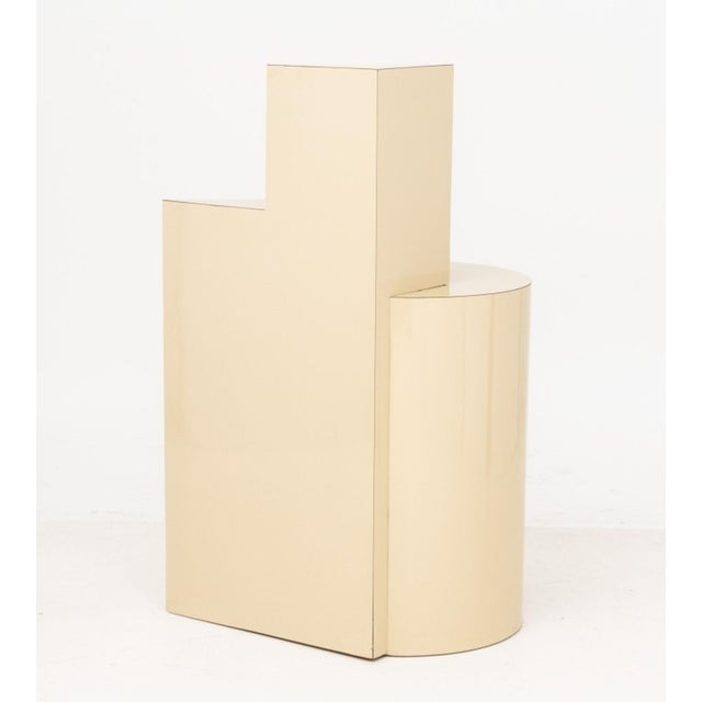 Modern Cream Laminate Geometric Display Stand For Sale - Image 4 of 8