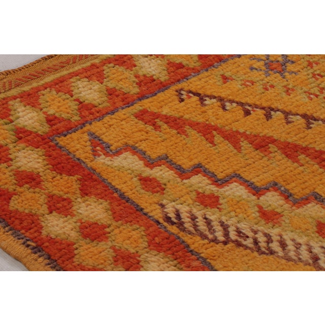 1950s 1950s Mid-Century Berber Rug Gold Diamond Pattern Moroccan Rug For Sale - Image 5 of 9
