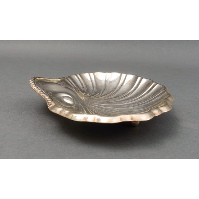 Mid 20th Century Reed & Barton Sterling Silver Footed Scalloped Clam Shell Dish For Sale In Miami - Image 6 of 10
