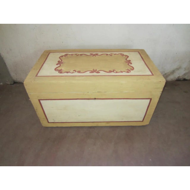 Beige Vintage Lacquered Chest, 1930s For Sale - Image 8 of 8