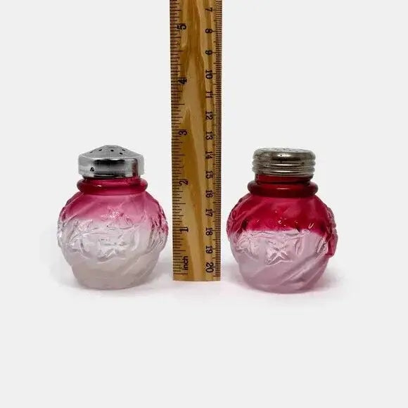 Up for sale is a stunning pair of Antique Northwood Royal Ivy Rubina Salt & Pepper Shakers. Produced in the late 19th...