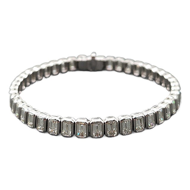8.64 Ct Emerald Cut Bezel Set Tennis Bracelet For Sale