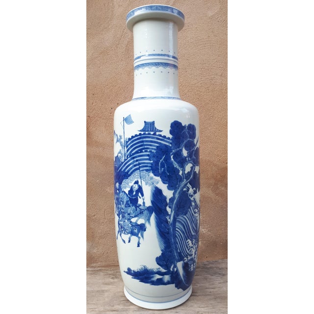 Important porcelain vase with blue underglaze decoration of warriors in a landscape. Height 79 cm! China, very late 19th -...