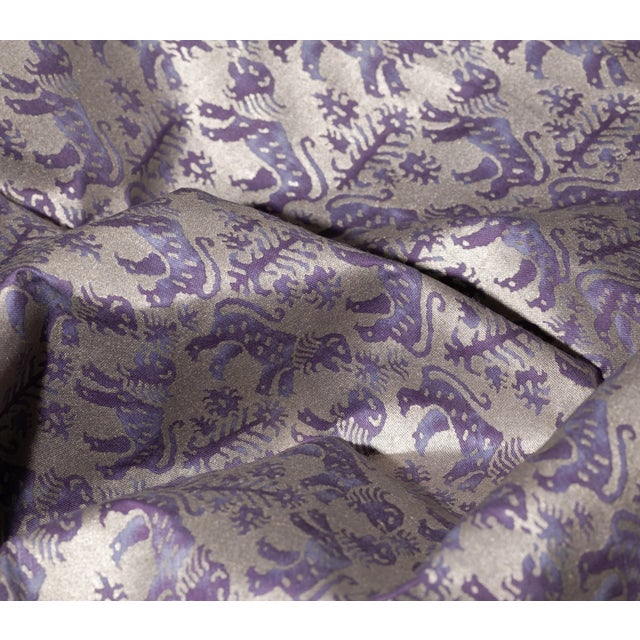 19th C English Oak Heraldic Hall Bench With Fortuny Upholstered Cushion For Sale - Image 17 of 17