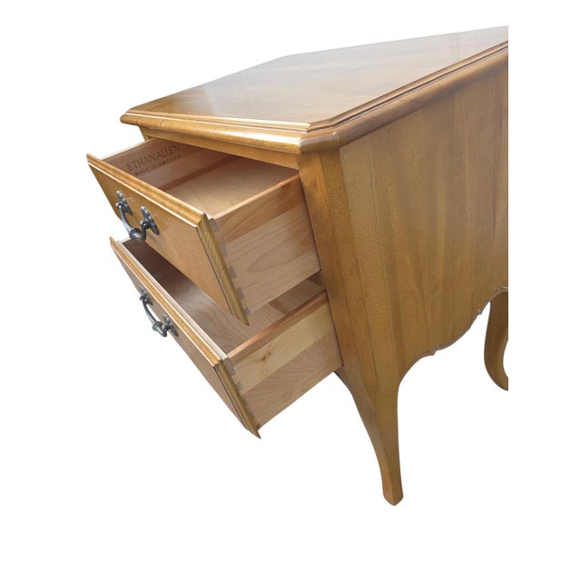 1990s Ethan Allen French Country Nightstand Chest End Side Table Bedroom Commode For Sale - Image 10 of 14