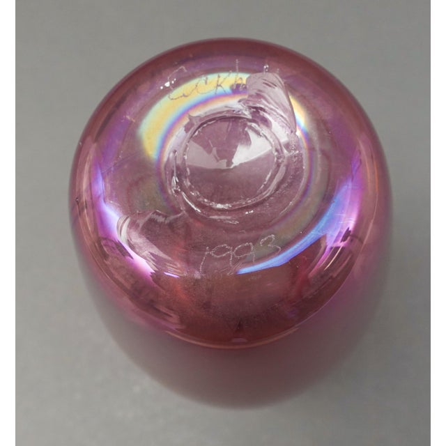 Pink Robert Eickholt 1993 Signed Iridescent Pulled Feather Pink Art Glass Vase For Sale - Image 8 of 9