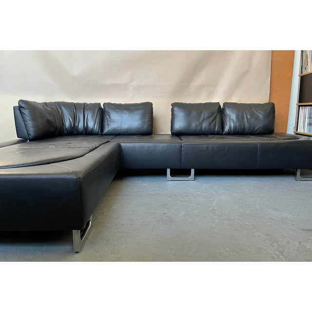 The DS-165 luxury model by de Sede. Organic forms combined with geometric rigor. The backrests are movable all around,...