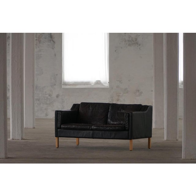 Mid-Century 2-Seater Sofa in Patinated Black Leather from Mogens Hansen,1970s For Sale - Image 16 of 18