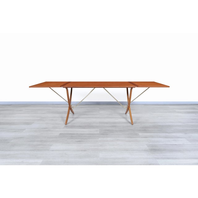 Sienna 1950s Danish Modern AT-304 Teak and Oak Dining Table by Hans J. Wegner For Sale - Image 8 of 13