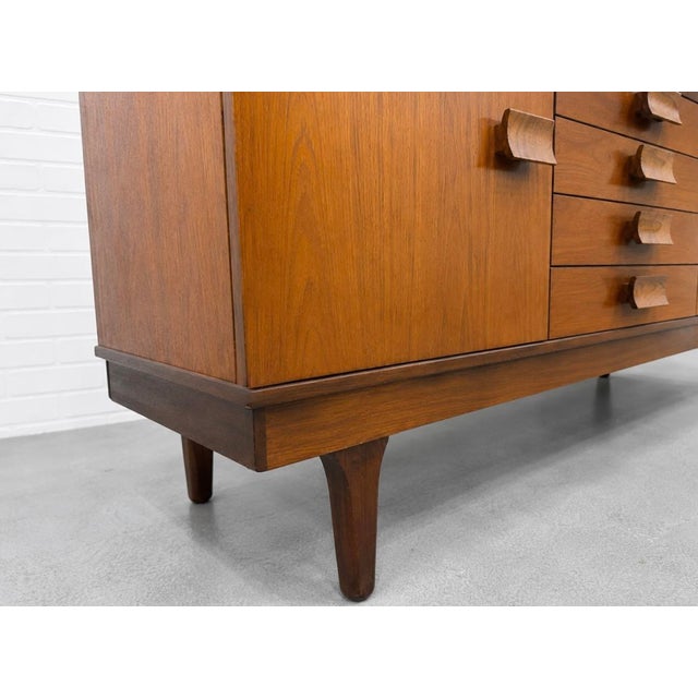 Extra Long Mid Century Modern Teak + Rosewood Credenza / Sideboard by Bath Cabinet Makers, Made in England, C. 1960's For Sale - Image 15 of 18