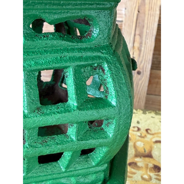 Pair of Vintage Regency Painted Cast Iron Pagoda Garden Lanterns For Sale - Image 4 of 12