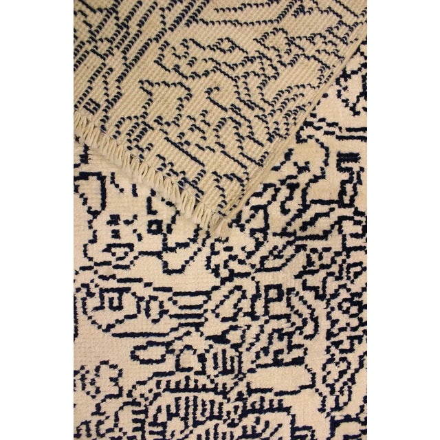 Textile 1990s Shabby Chic Modern Ivory/Blue Wool & Viscose Rug - 4'0 X 6'6 For Sale - Image 7 of 8