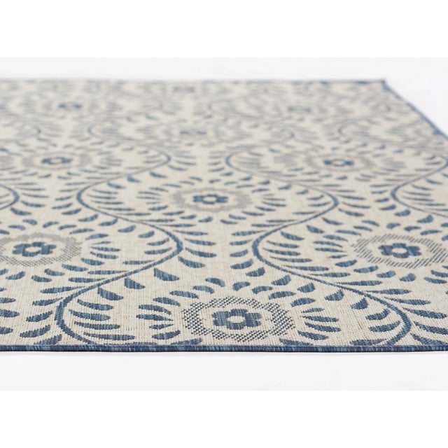 Contemporary Momeni Contemporary Indoor/Outdoor Riviera Vine Rug in Blue, 9' x 12' For Sale - Image 3 of 9