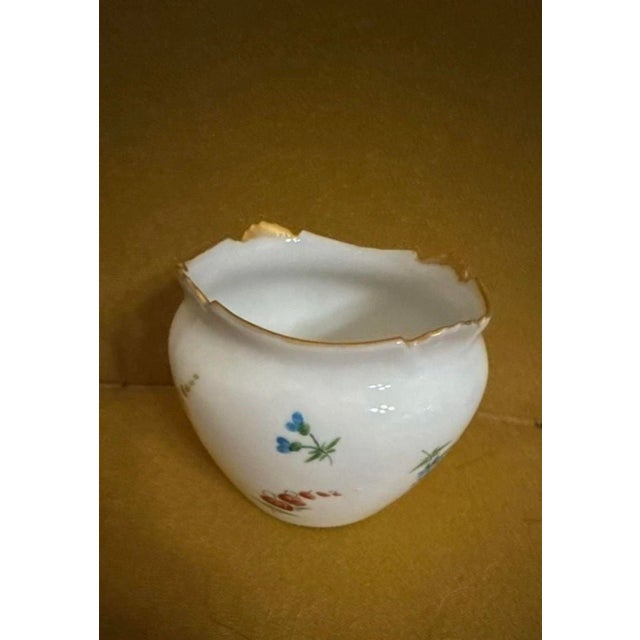 Early 20th Century T&v Limoges France Hand Painted Porcelain Floral Vase With Gold Trim For Sale - Image 4 of 5