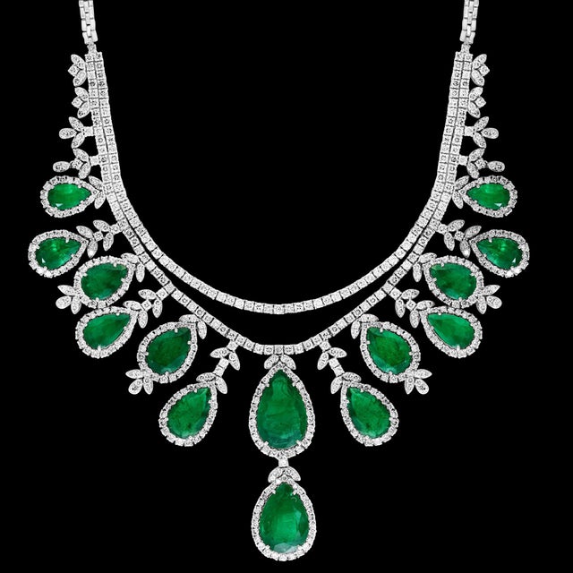 Gia Certified 75 Ct Zambian Emerald & 30Ct Diamond Necklace Earring Bridal Suite For Sale In New York - Image 6 of 8