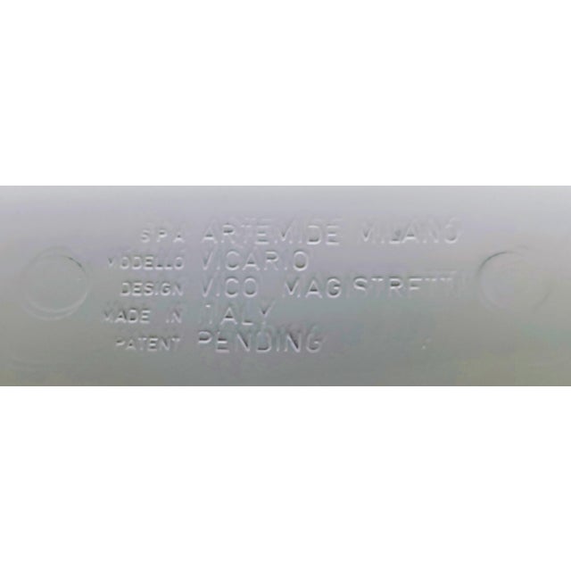 Plastic Set of Italian White Vicario Chairs by Vico Magistretti for Artemide, 1970s For Sale - Image 7 of 8