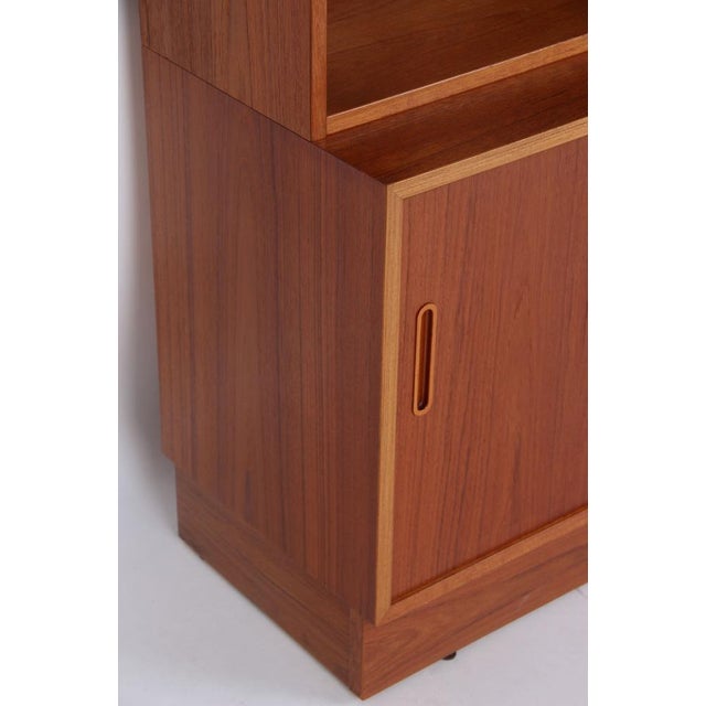 Brown Teak Bookshelf with Doors and Shelves by Carlo Jensen for Hundevad & Co., 1960s, Set of 2 For Sale - Image 8 of 12