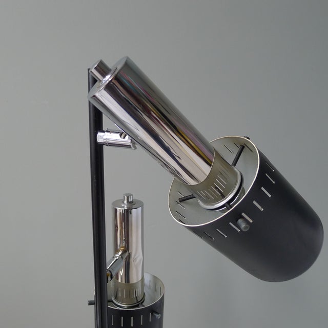 Metal Mid-Century Modern Floor Lamp with Movable Cylindrical Shades in Chrome & Black, 1960s For Sale - Image 7 of 14