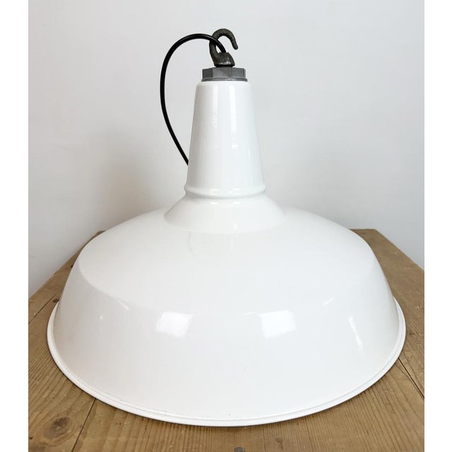 Industrial White Enamel Factory Pendant Lamp from Benjamin, USA, 1960s For Sale - Image 12 of 18