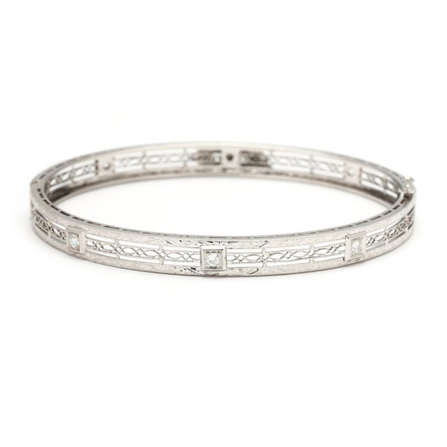 1910s Art Deco .30ctw Diamond Bangle Bracelet, 14k White Gold, Length 7 Inches For Sale - Image 4 of 6